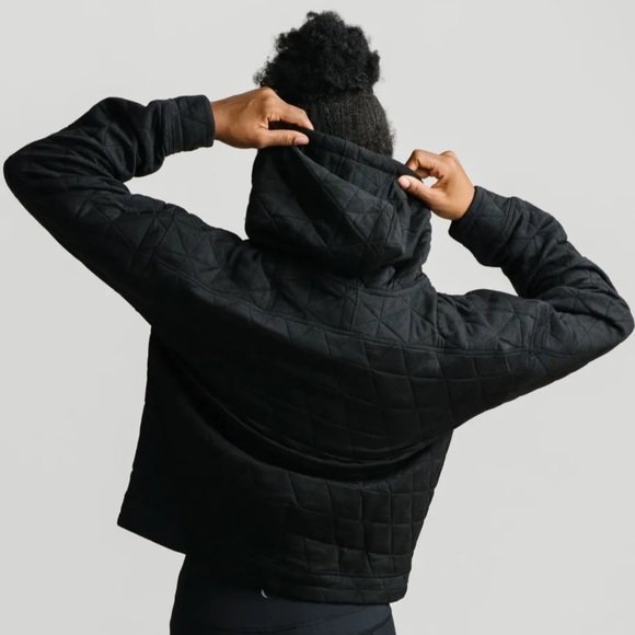 NWT ZYIA Black Quilted Triad Hoodie Size Large Athleisure Fall Autumn Comfort - Picture 3 of 14